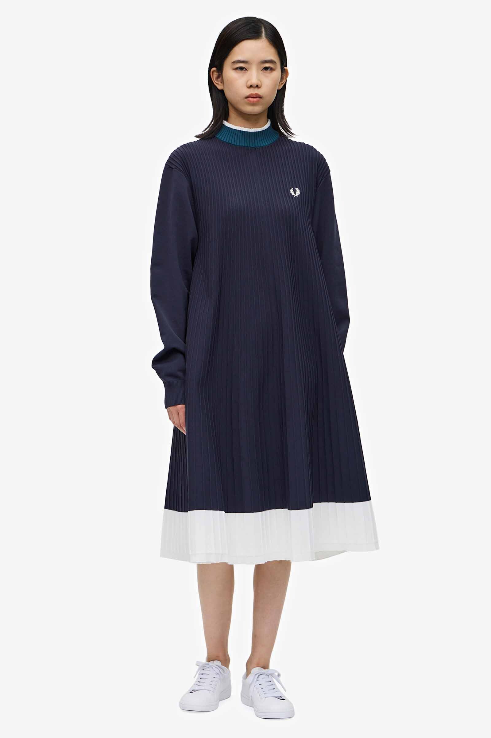 Knitted Pleated Mock Neck Dress | ショップニュース | みなとみらい ...